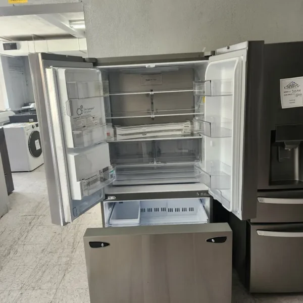 LG Refrigerator - Image 2