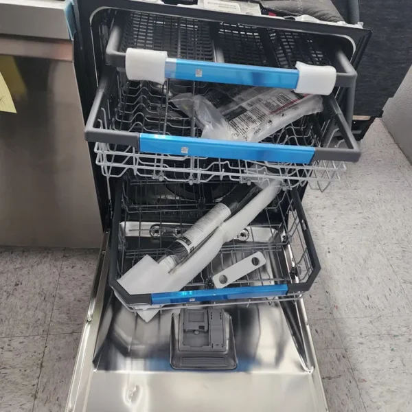 LG Refrigerator - Image 4